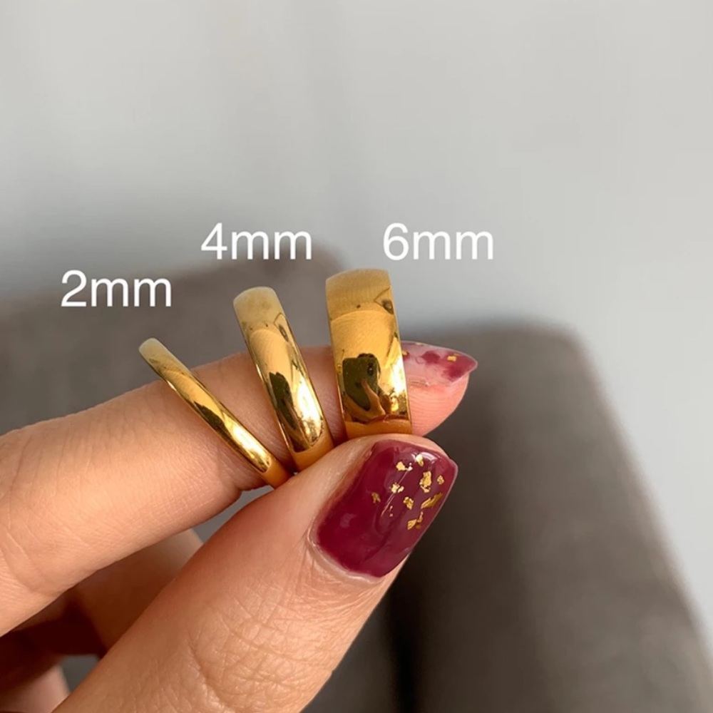 NEW 18K GOLD KNUCKLE ENGAGEMENT UNISEX RING, CUTE RING, SHINY RING.